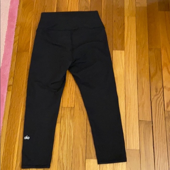 Black High-Rise Alo Capri Leggings - Picture 5 of 5